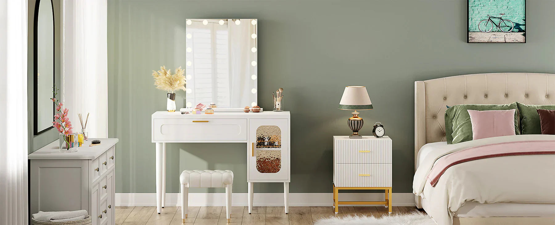 6-Space-Saving-Tips-for-Small-Bedrooms-Dominated-by-the-Bed