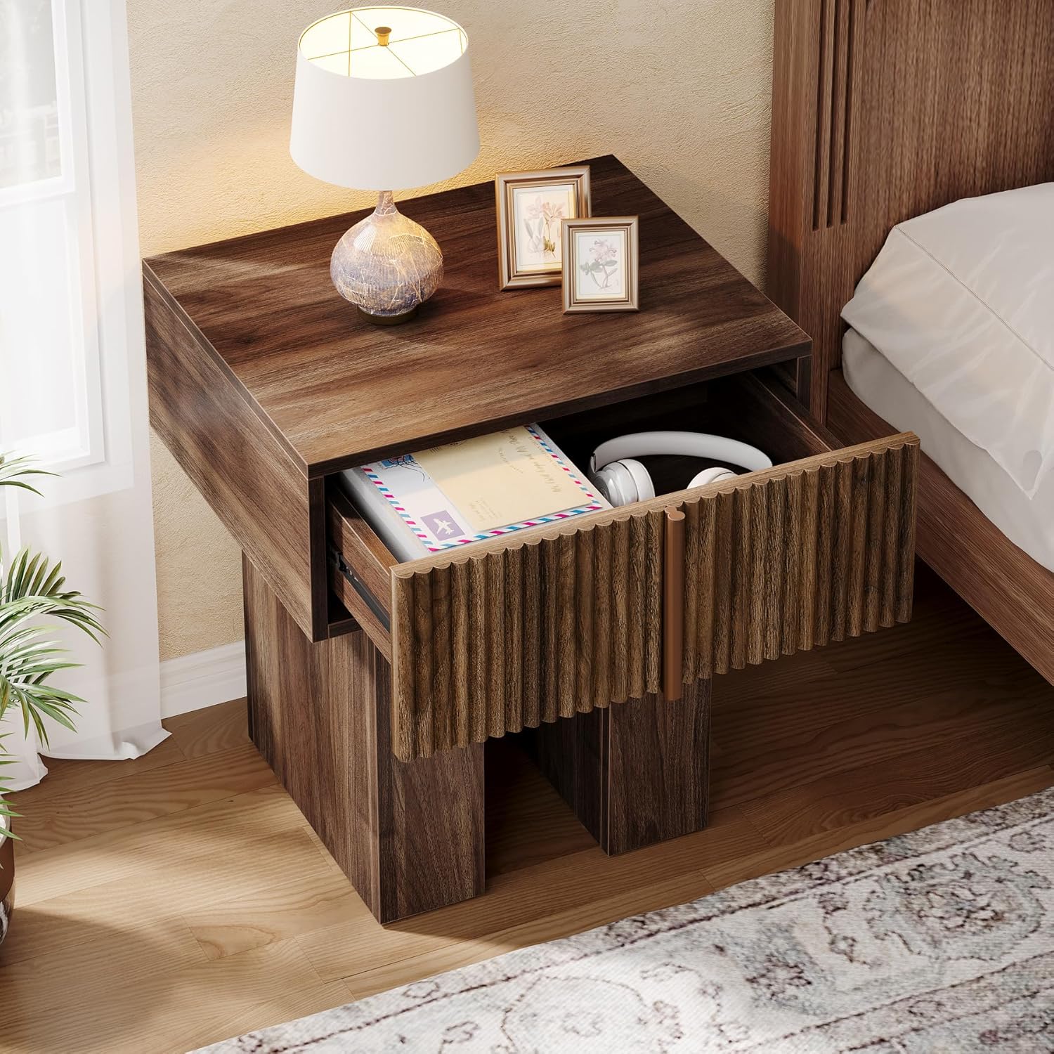 18" Fluted Nightstand - Modern Wooden Bedside Table w/Storage Drawer